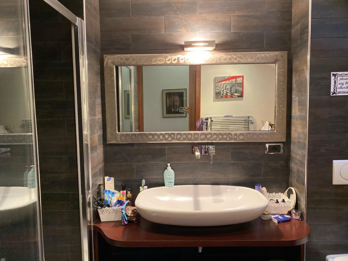 Modern Apartment Piazza Statuto Porta Susa Fs تورينو المظهر الخارجي الصورة